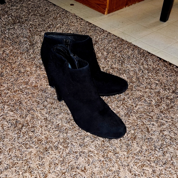 Manfield Boots - Picture 1 of 3